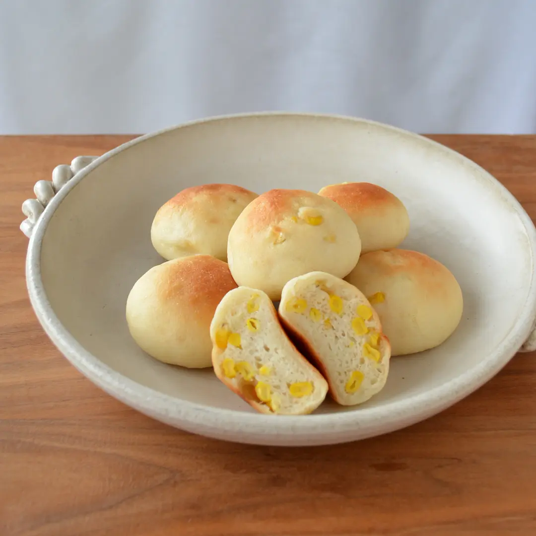 とうもろこしの丸パン