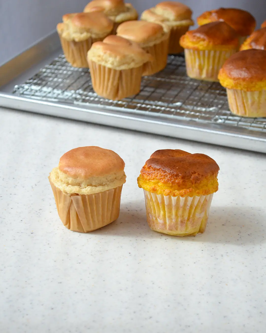 手土産用に焼いた、生玄米マフィンとカボチャマフィン